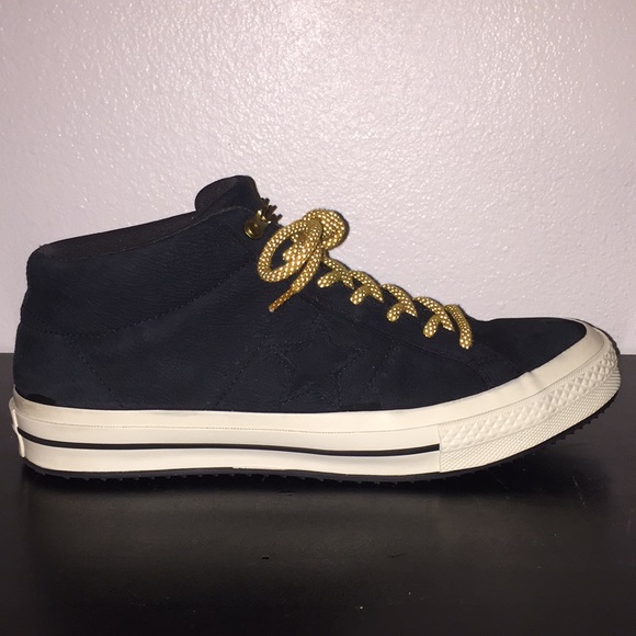 Converse Other - Converse Chuck Taylor Mid